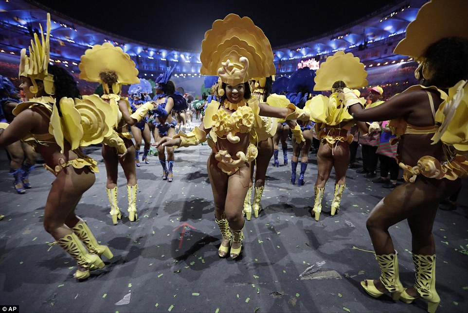 Фотография: Самые яркие моменты церемонии открытия летней Олимпиады в Рио-де-Жанейро №11 - BigPicture.ru