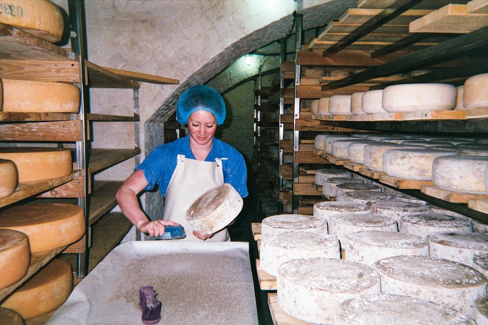 Фотография: Сырная нора: один день из жизни бруклинского сыродела №12 - BigPicture.ru