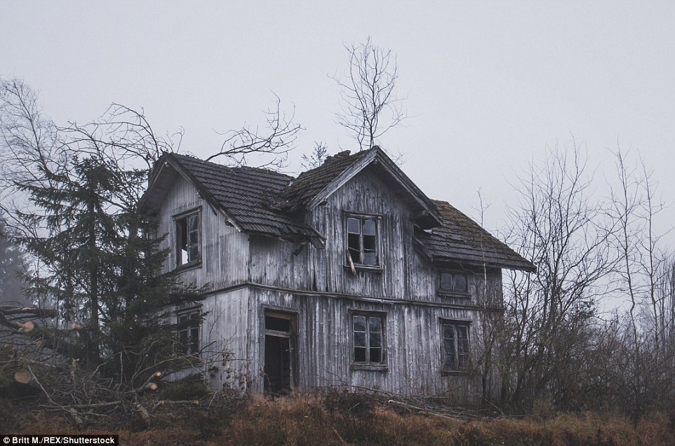 Фотография: Заброшенные дома Скандинавии, дополняющие красоту северной природы №13 - BigPicture.ru