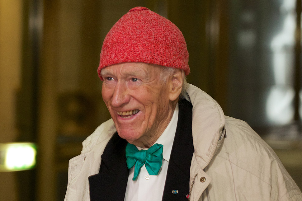 Фотография: Этот скромный дедуля в шапочке — на самом деле норвежский миллиардер из списка Forbes №2 - BigPicture.ru