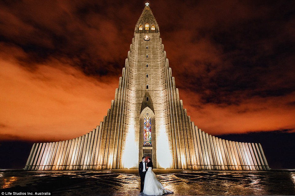 Фотография: Пожалуй, самая красивая фотосессия помолвки, отснятая на ледниках Исландии №14 - BigPicture.ru