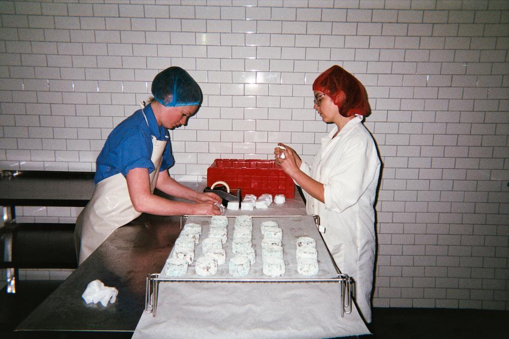 Фотография: Сырная нора: один день из жизни бруклинского сыродела №21 - BigPicture.ru