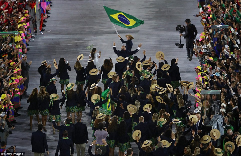 Фотография: Самые яркие моменты церемонии открытия летней Олимпиады в Рио-де-Жанейро №22 - BigPicture.ru