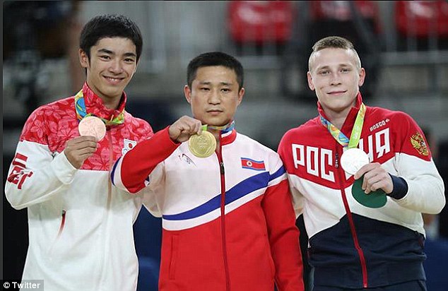 Фотография: Словил Макконахи: самый грустный золотой медалист Олимпиады в Рио скоро поедет обратно в Северную Корею №3 - BigPicture.ru