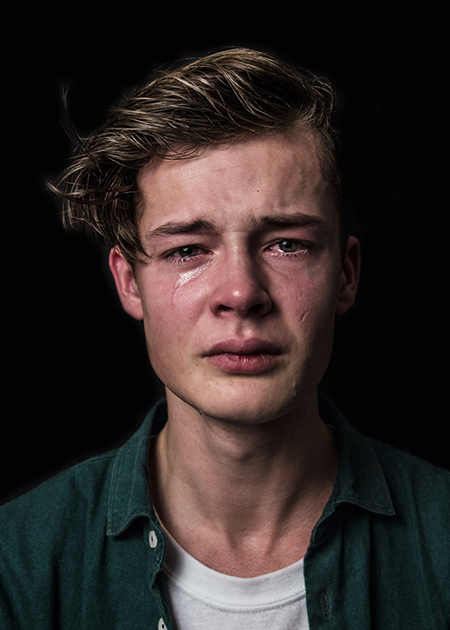 Фотография: Фотопроект о плачущих мужчинах, разрушающий известные стереотипы №2 - BigPicture.ru