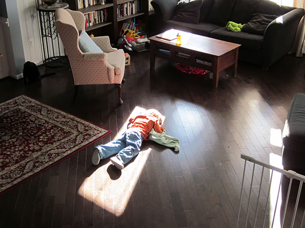 Фотография: 30 доказательств того, что дети могут спать где угодно, как угодно и когда угодно №24 - BigPicture.ru