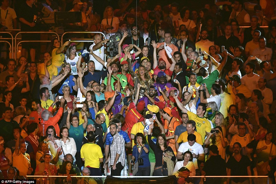 Фотография: Самые яркие моменты церемонии открытия летней Олимпиады в Рио-де-Жанейро №29 - BigPicture.ru