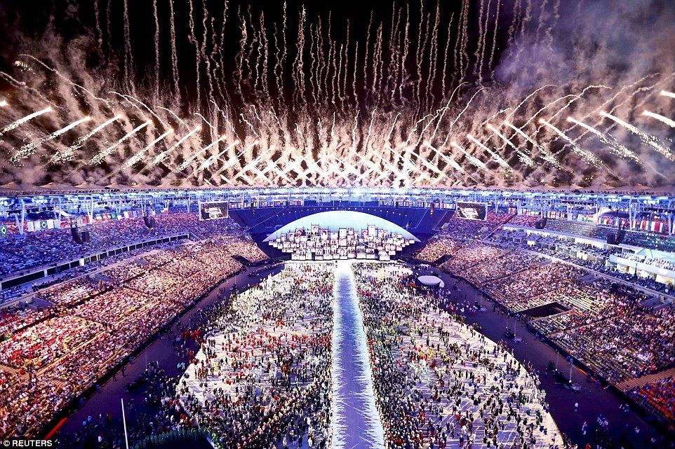 Фотография: Самые яркие моменты церемонии открытия летней Олимпиады в Рио-де-Жанейро №4 - BigPicture.ru
