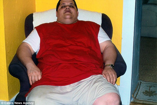 Фотография: Огромный американец сбросил 90 кг после того, как его заставили купить два места в самолете №3 - BigPicture.ru