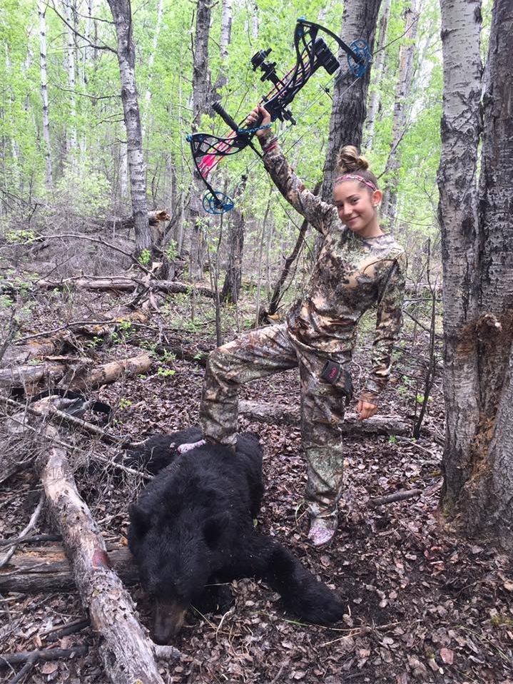 Фотография: 12-летняя девочка, которая любит убивать животных №5 - BigPicture.ru