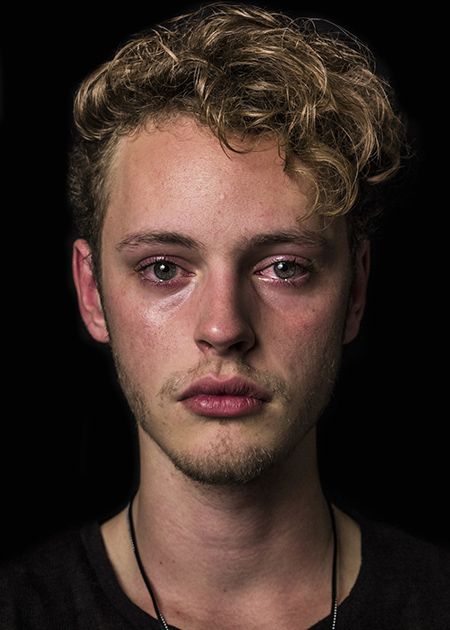 Фотография: Фотопроект о плачущих мужчинах, разрушающий известные стереотипы №6 - BigPicture.ru