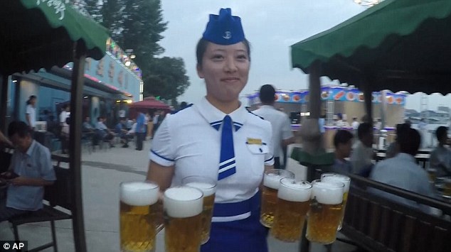 Фотография: В Северной Корее прошел первый пивной фестиваль, и это было даже весело №6 - BigPicture.ru