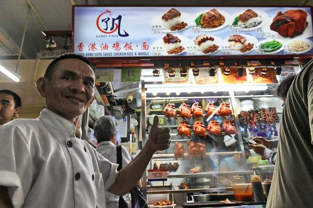 Фотография: Сингапурский торговец уличной едой получил звезду Мишлен №2 - BigPicture.ru