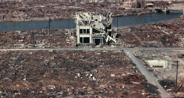 Ярче тысячи солнц: 20 страшных кадров в память о ядерном взрыве в Хиросиме