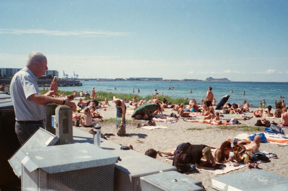 Фотография: Как датчане раздеваются, чтобы отпраздновать последние дни лета №10 - BigPicture.ru