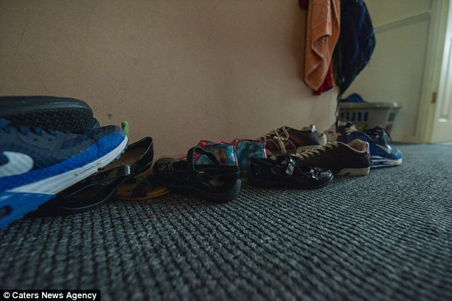 Фотография: Безработная семья мигрантов с 8 детьми отказалась от дома, так как там не было столовой №11 - BigPicture.ru