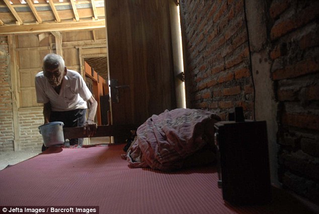 Фотография: Самый старый человек в мире, которому 145 лет, живет в Индонезии №12 - BigPicture.ru