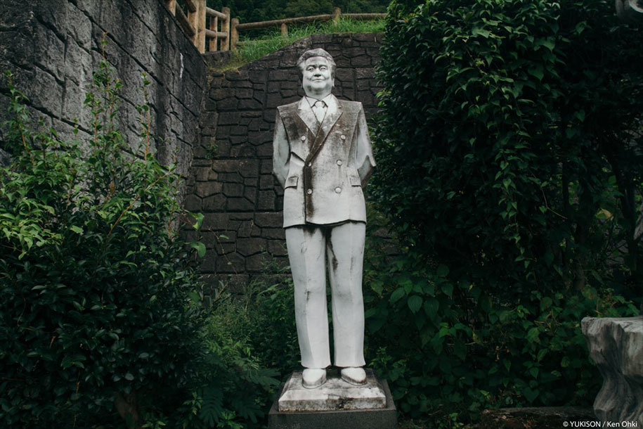 Фотография: Жутковатая японская деревня, где живут одни статуи №2 - BigPicture.ru