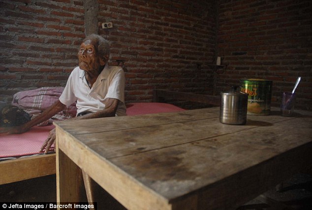 Самый старый человек в мире, которому 145 лет, живет в Индонезии. ФОТО