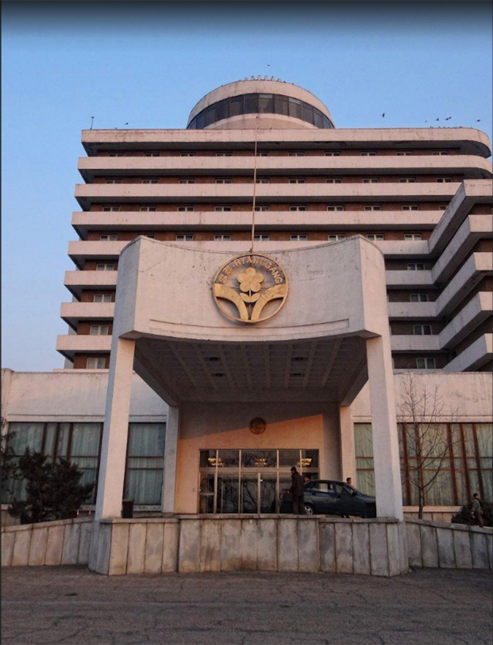 Фотография: Туристы называют этот северокорейский отель тюрьмой, несмотря на его шестизвездочный рейтинг №13 - BigPicture.ru