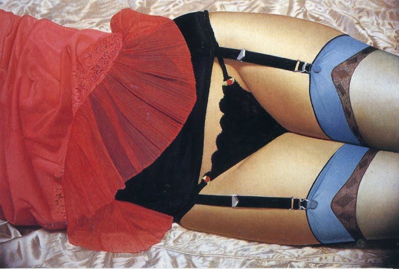 Сексуальность женских бедер в нижнем белье кисти американского художника Джона Касера