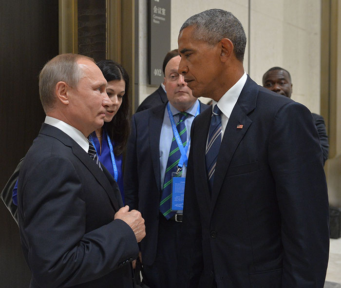 Фотография: Уничтожающий взгляд Обамы на Путина оказался в центре битвы фотожаб №2 - BigPicture.ru