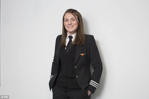 Фотография: 26-летняя британка — самый молодой в мире капитан авиалайнера №4 - BigPicture.ru