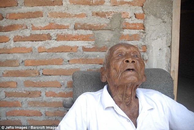 Фотография: Самый старый человек в мире, которому 145 лет, живет в Индонезии №5 - BigPicture.ru