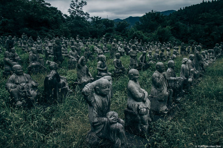 Фотография: Жутковатая японская деревня, где живут одни статуи №5 - BigPicture.ru