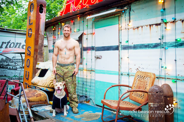 Фотография: Горячие техасские парни разделись ради бездомных собак из приюта №7 - BigPicture.ru