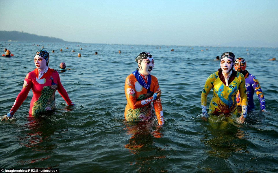 Фотография: Китайские купальные костюмы 