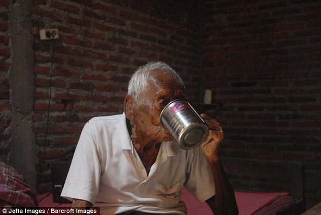 Фотография: Самый старый человек в мире, которому 145 лет, живет в Индонезии №6 - BigPicture.ru