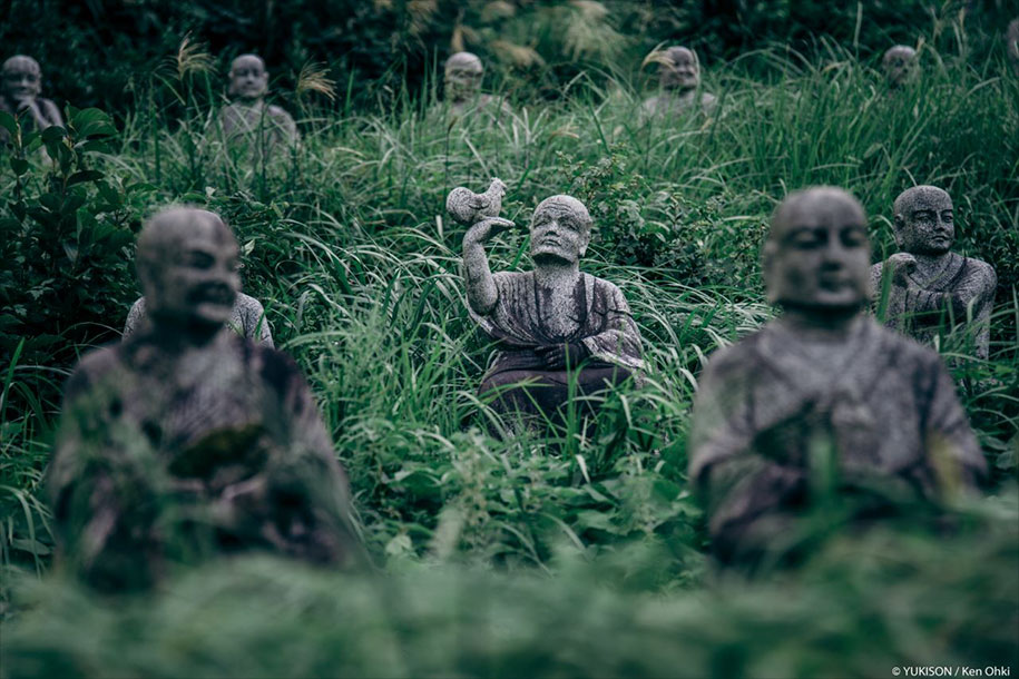 Фотография: Жутковатая японская деревня, где живут одни статуи №6 - BigPicture.ru