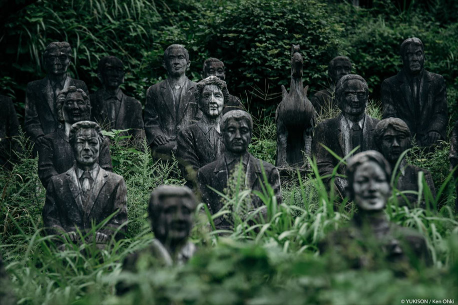 Фотография: Жутковатая японская деревня, где живут одни статуи №7 - BigPicture.ru