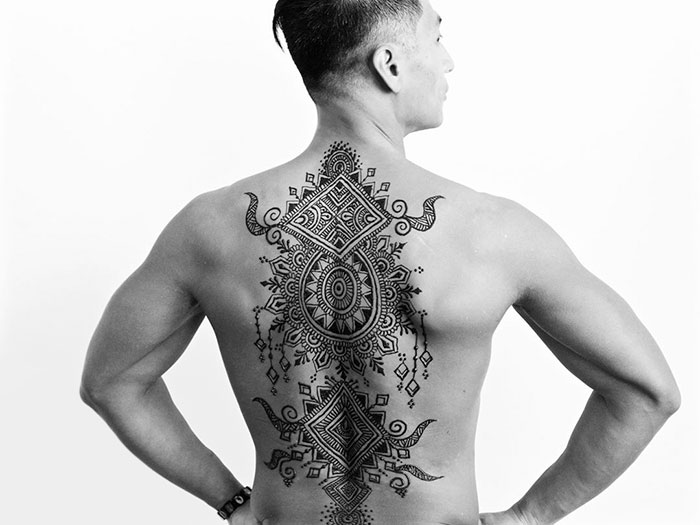 Фотография: Мужчины тоже делают татуировки хной, и это очень сексуально №8 - BigPicture.ru
