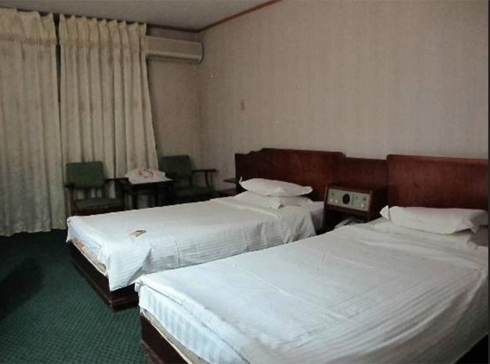 Фотография: Туристы называют этот северокорейский отель тюрьмой, несмотря на его шестизвездочный рейтинг №10 - BigPicture.ru