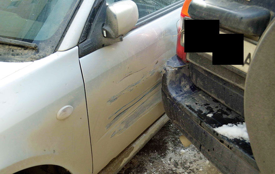 Фотография: Изобретательный водитель с Алтая починил машину маркером №2 - BigPicture.ru