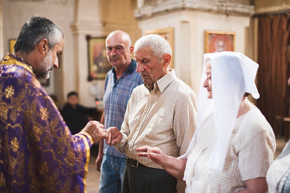 Фотография: Молодожены в возрасте: грузинская пара сыграла свадьбу после 55 лет вместе №5 - BigPicture.ru