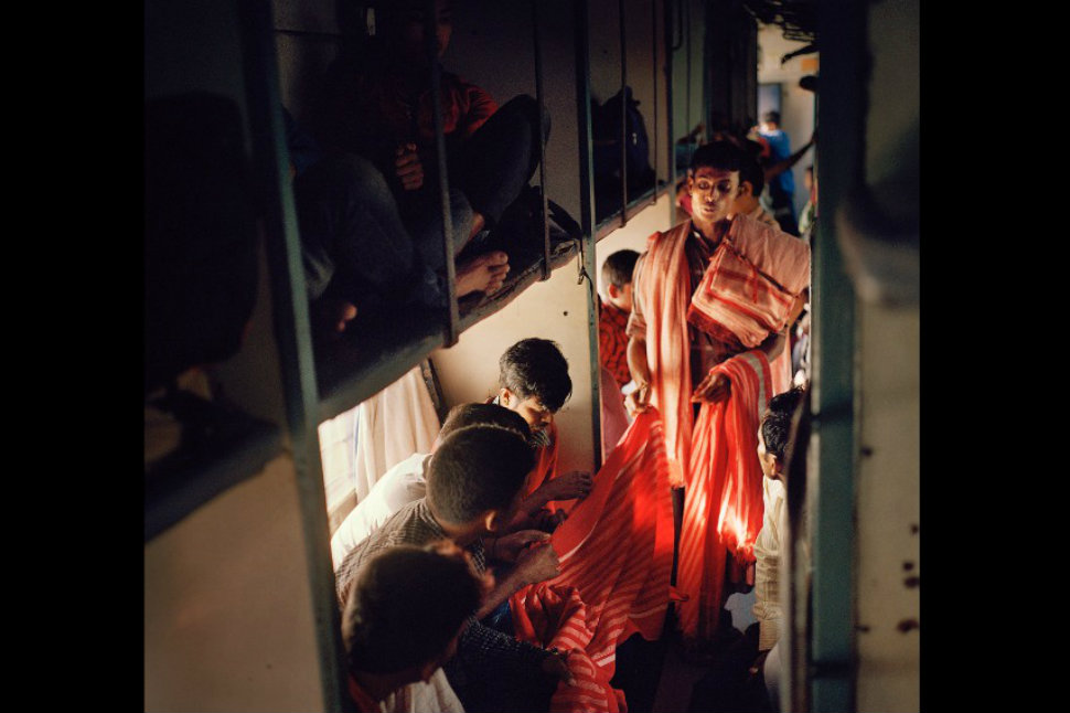 Фотография: Яблоку негде в бочку с селедками упасть: Суматошная жизнь индийских поездов №1 - BigPicture.ru
