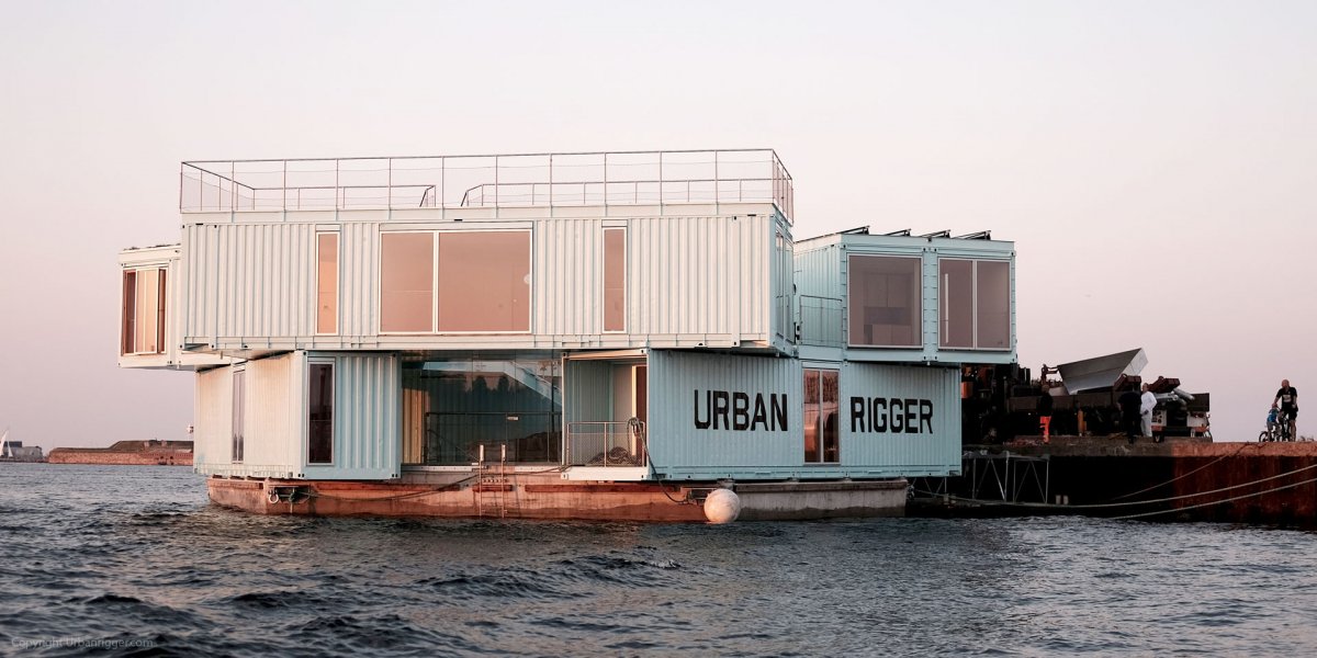 Фотография: В Копенгагене студентов селят в плавучие транспортные контейнеры за 600 долларов в месяц №8 - BigPicture.ru