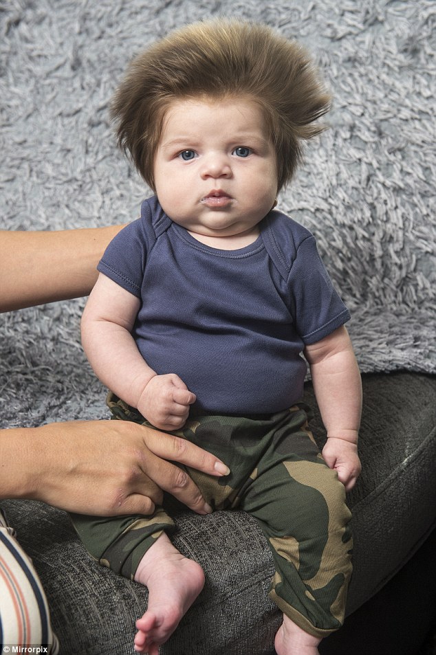 Фотография: Этот 2-месячный малыш уже может похвастаться невероятной шевелюрой №2 - BigPicture.ru