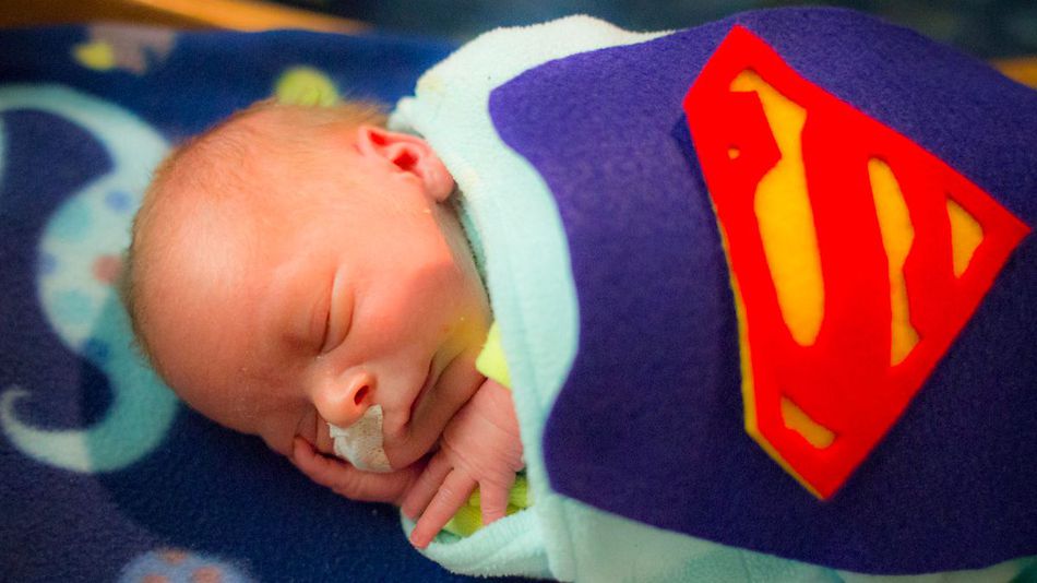 Фотография: Детская больница нарядила недоношенных новорожденных в супергероев и устроила фотосессию №2 - BigPicture.ru