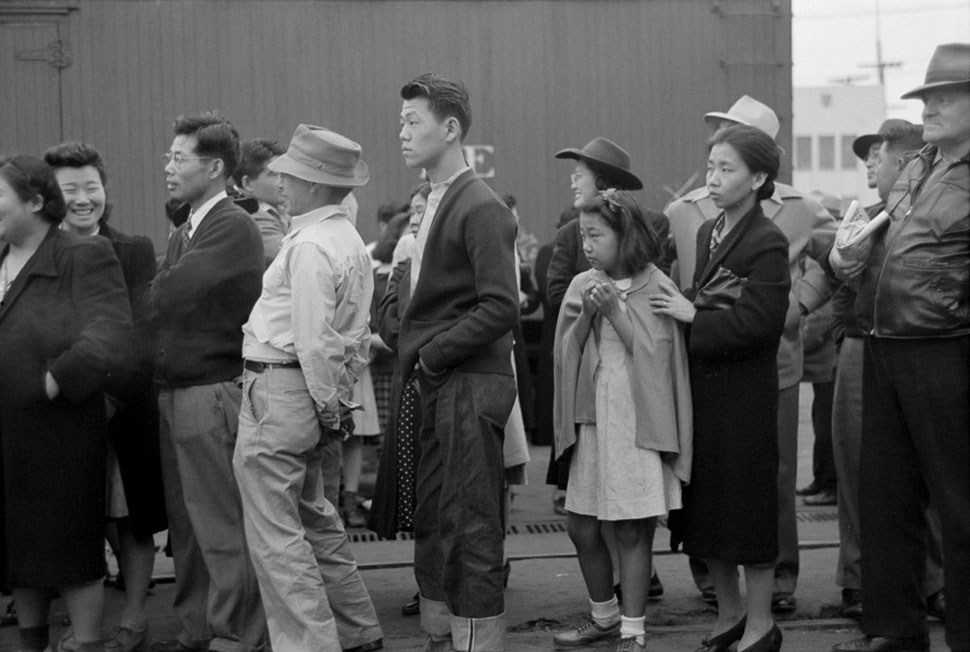 Фотография: Как этнических японцев загоняли в концлагеря в США после Перл-Харбора №17 - BigPicture.ru