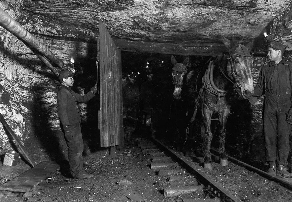 Фотография: Детский труд в Америке XX века: фотографии детей на угольных и цинковых шахтах №22 - BigPicture.ru