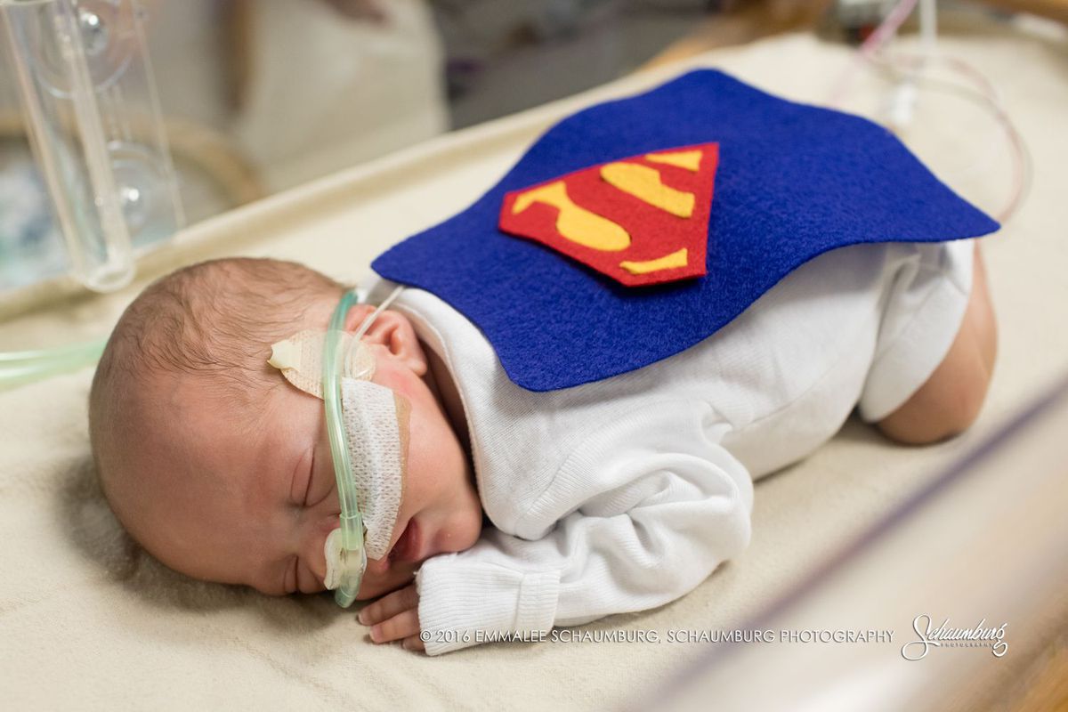 Фотография: Детская больница нарядила недоношенных новорожденных в супергероев и устроила фотосессию №3 - BigPicture.ru
