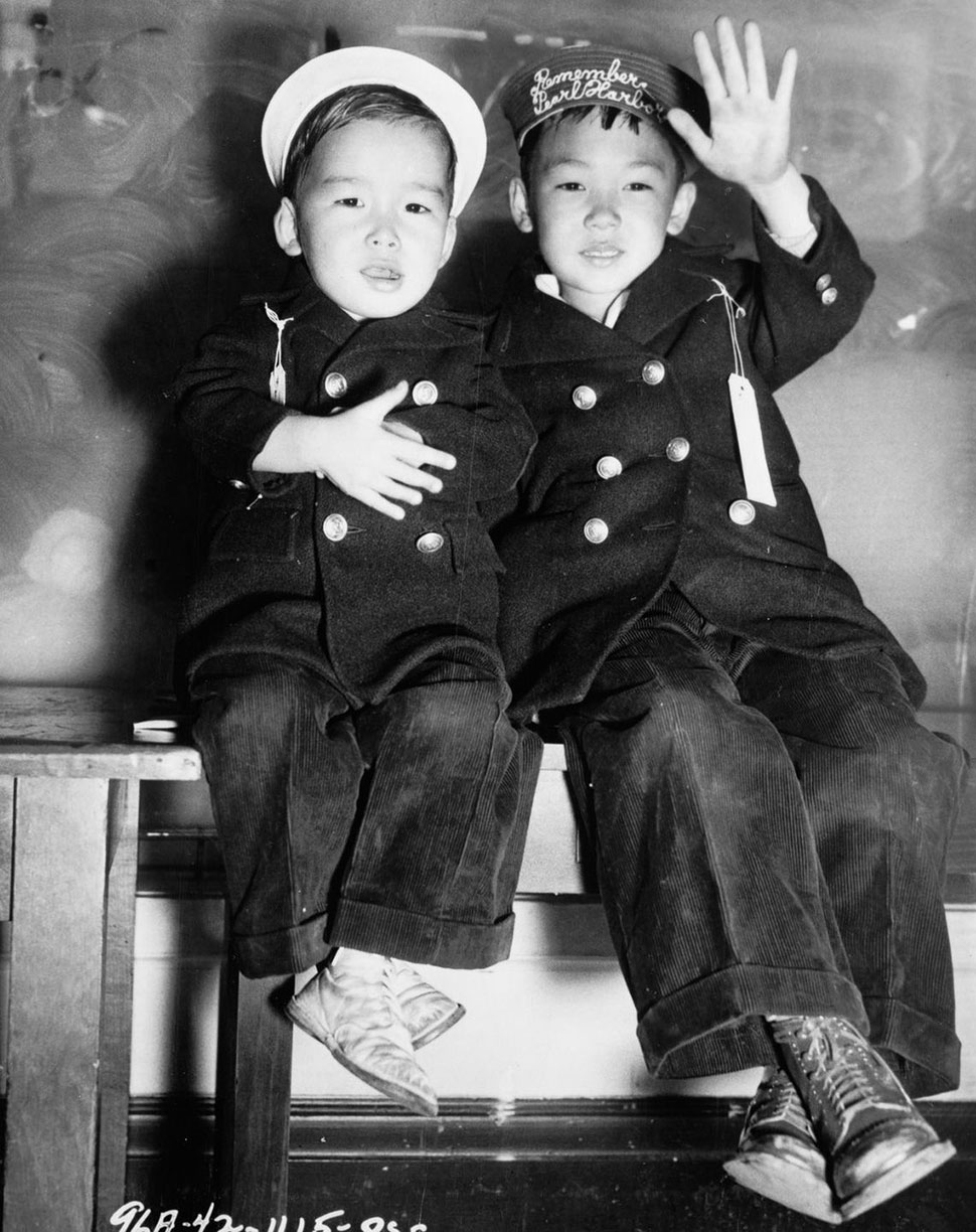 Фотография: Как этнических японцев загоняли в концлагеря в США после Перл-Харбора №26 - BigPicture.ru
