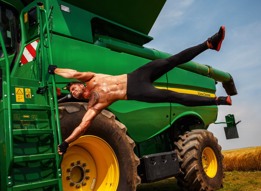 Фотография: Жены австрийских фермеров снялись для эротического календаря №26 - BigPicture.ru