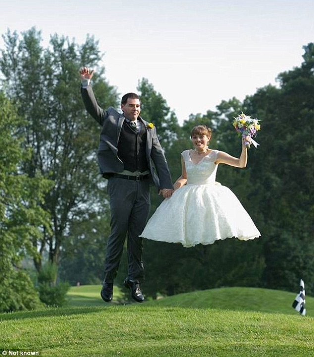 Фотография: Нарочно не придумаешь: худшие свадебные фото, которые точно не покажут гостям №8 - BigPicture.ru
