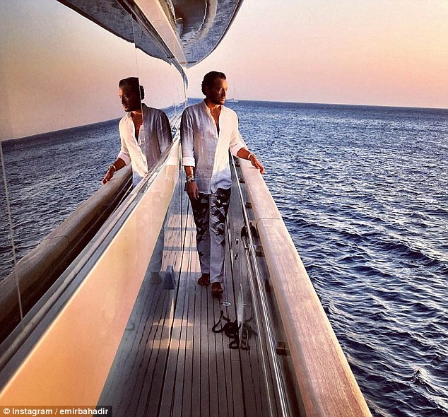 Фотография: У богатеньких детишек Instagram теперь есть свое приложение стоимостью 1200 долларов в месяц №16 - BigPicture.ru