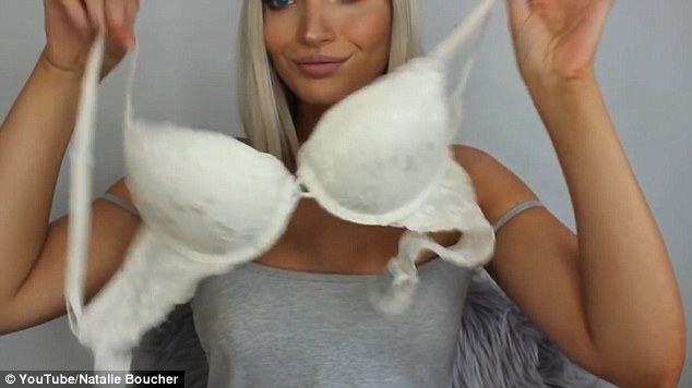 Фотография: Бьюти-блогер показала, как увеличить грудь с помощью макияжа №8 - BigPicture.ru